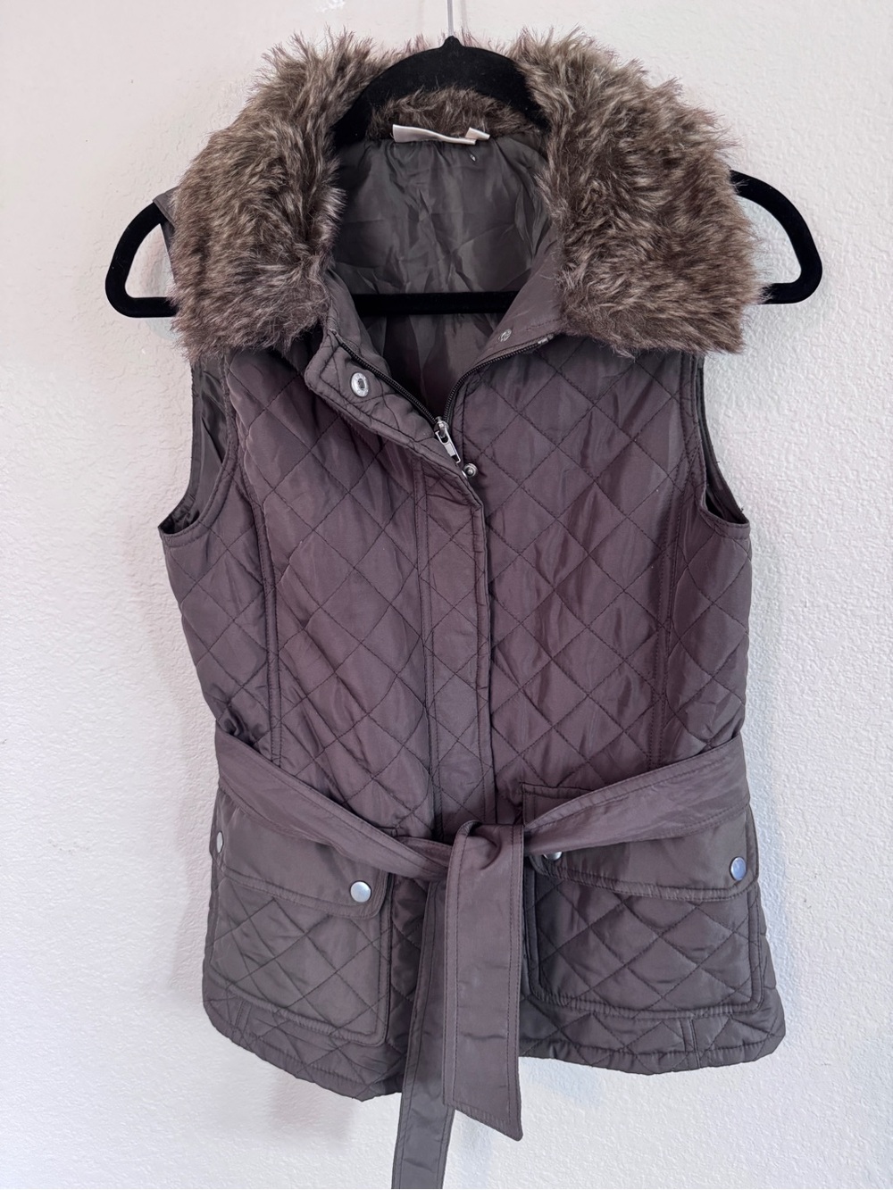 Quilted Olive Green Vest With Faux Fur Collar & Belt ~ Size Small